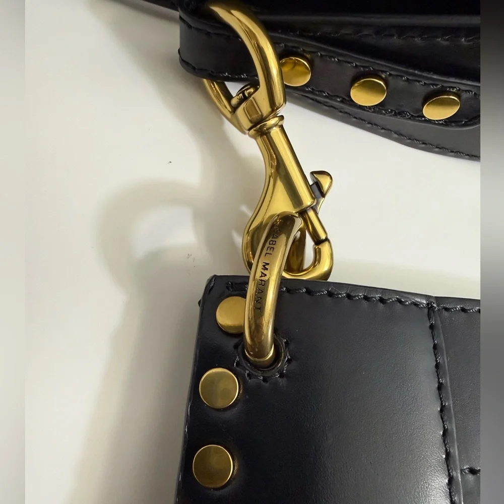 ISABEL MARANT
Oskan Leather Shoulder Bag in black - Picture 14 of 16